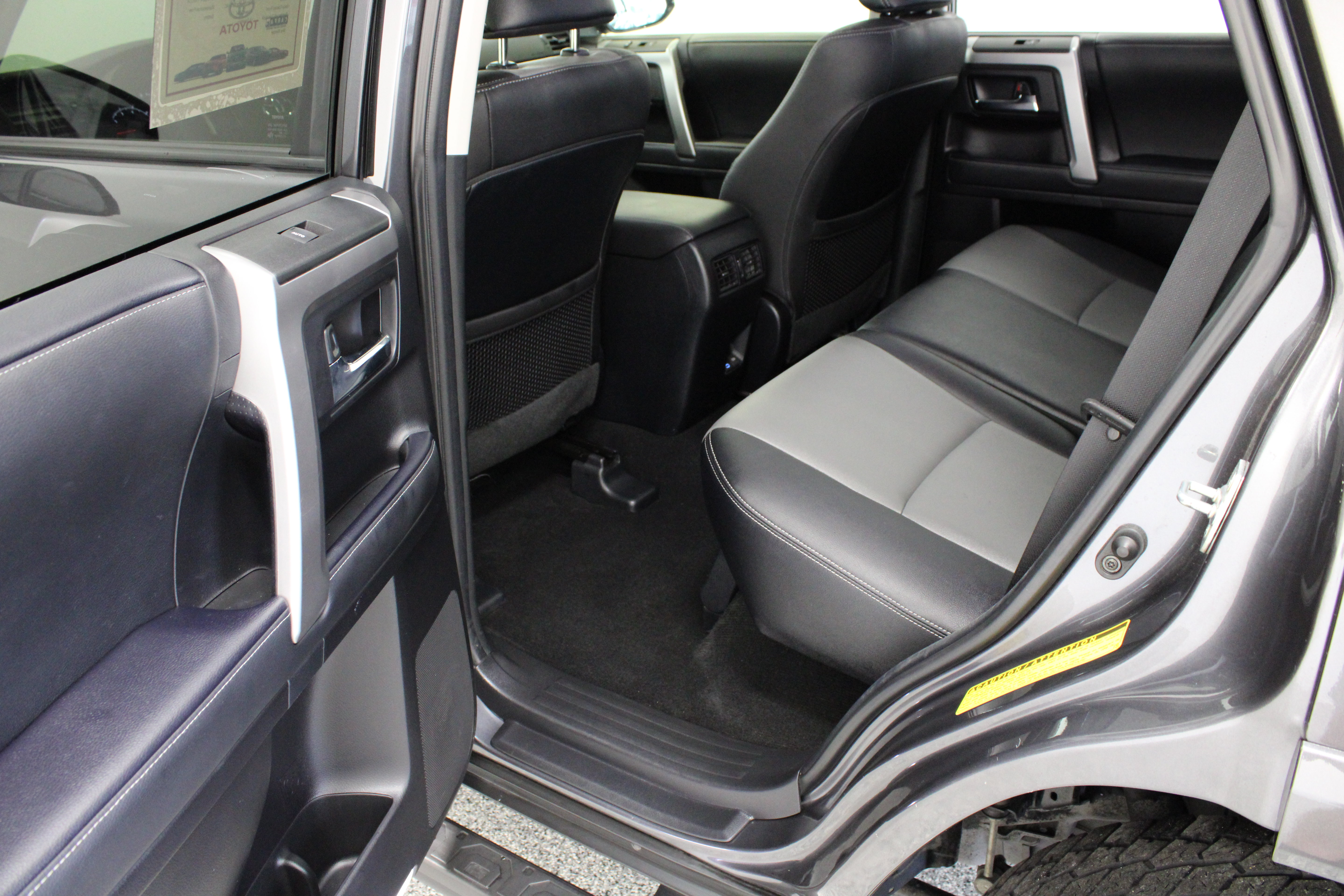 Used 2023 Toyota 4Runner SR5 Premium w/ Moonroof Package RWD image 29