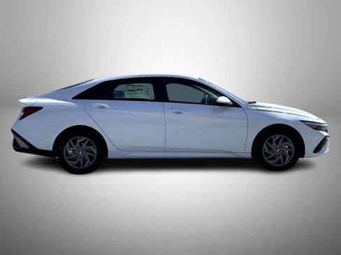 New 2026 Hyundai Elantra Hybrid FWD image 4