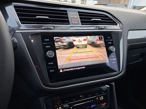 Used 2023 Volkswagen Tiguan SE FWD image 23
