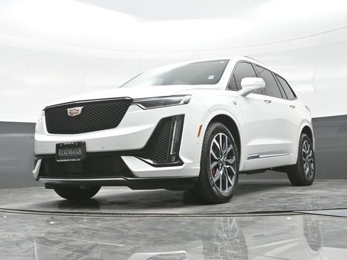 Certified 2025 Cadillac XT6 Sport w/ Platinum Package AWD/4WD image 23