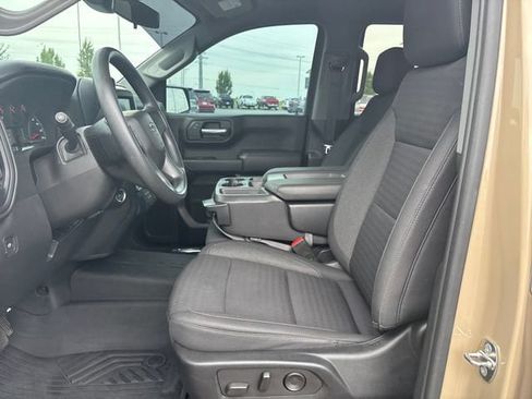 Certified 2022 Chevrolet Silverado 1500 Custom Trail Boss w/ LPO, Dark Essentials Package AWD/4WD image 9