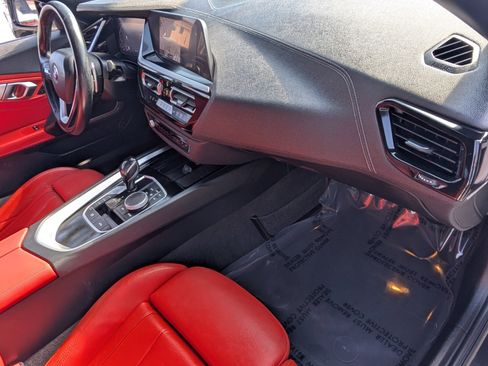 Used 2020 BMW Z4 sDrive30i w/ Convenience Package image 17
