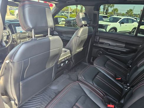 Used 2019 Ford Expedition Limited w/ Equipment Group 303A AWD/4WD image 18