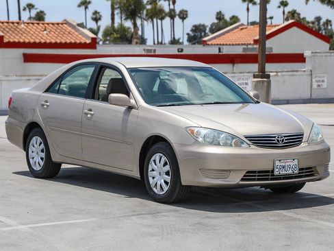 Used 2006 Toyota Camry LE FWD image 4