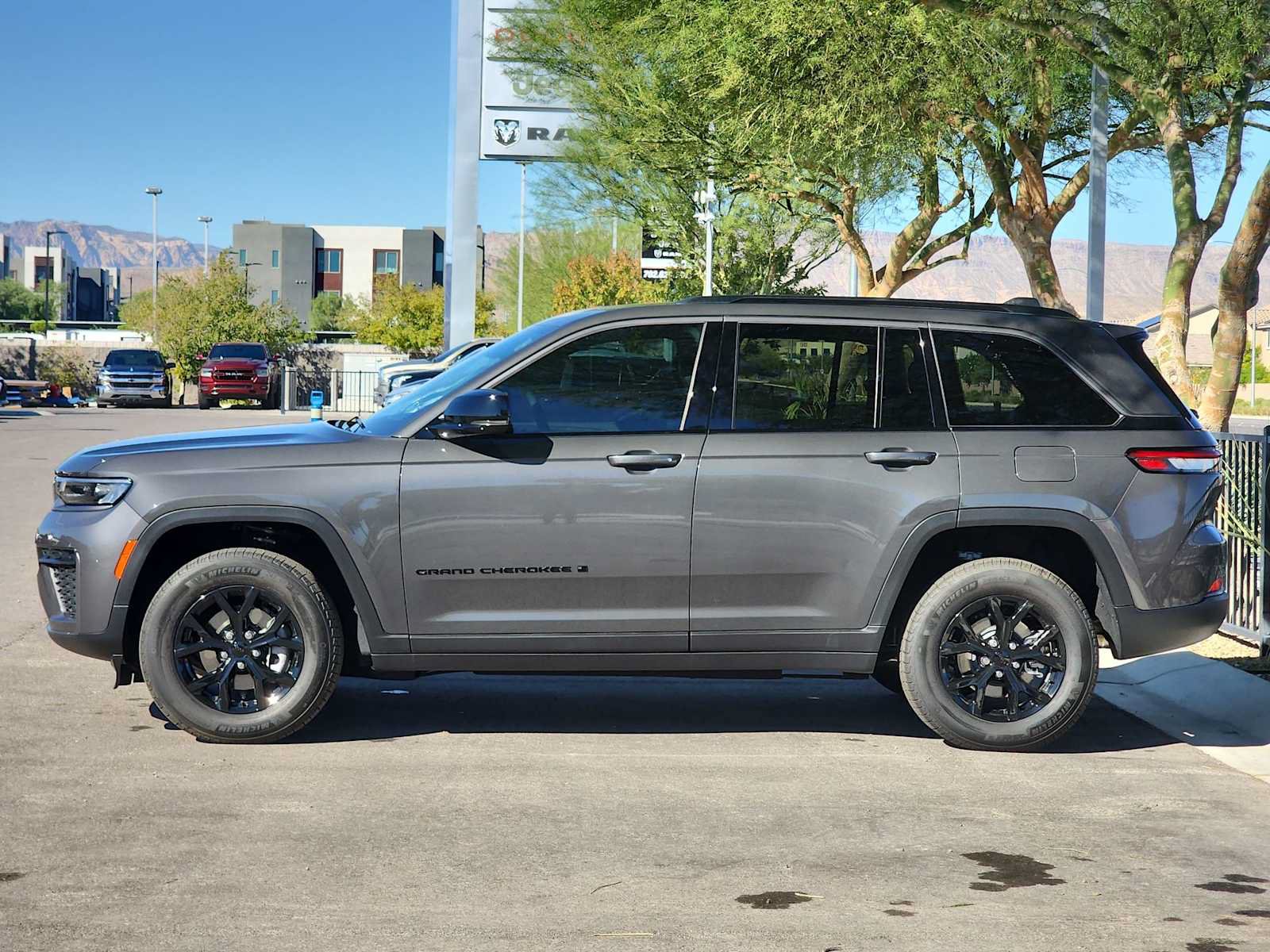 New 2026 Jeep Grand Cherokee Altitude AWD/4WD image 5