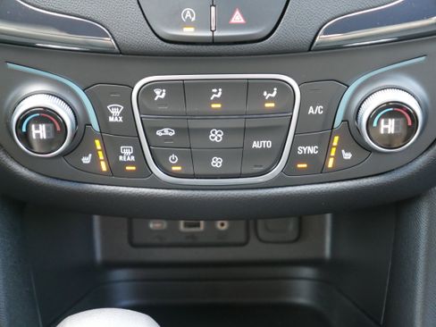 Used 2024 Chevrolet Equinox RS image 18