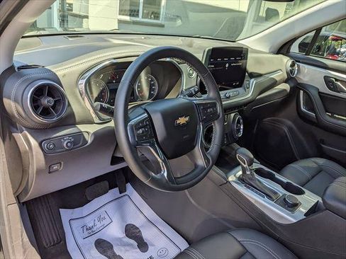 Used 2024 Chevrolet Blazer LT w/ Midnight/Sport Edition FWD image 9