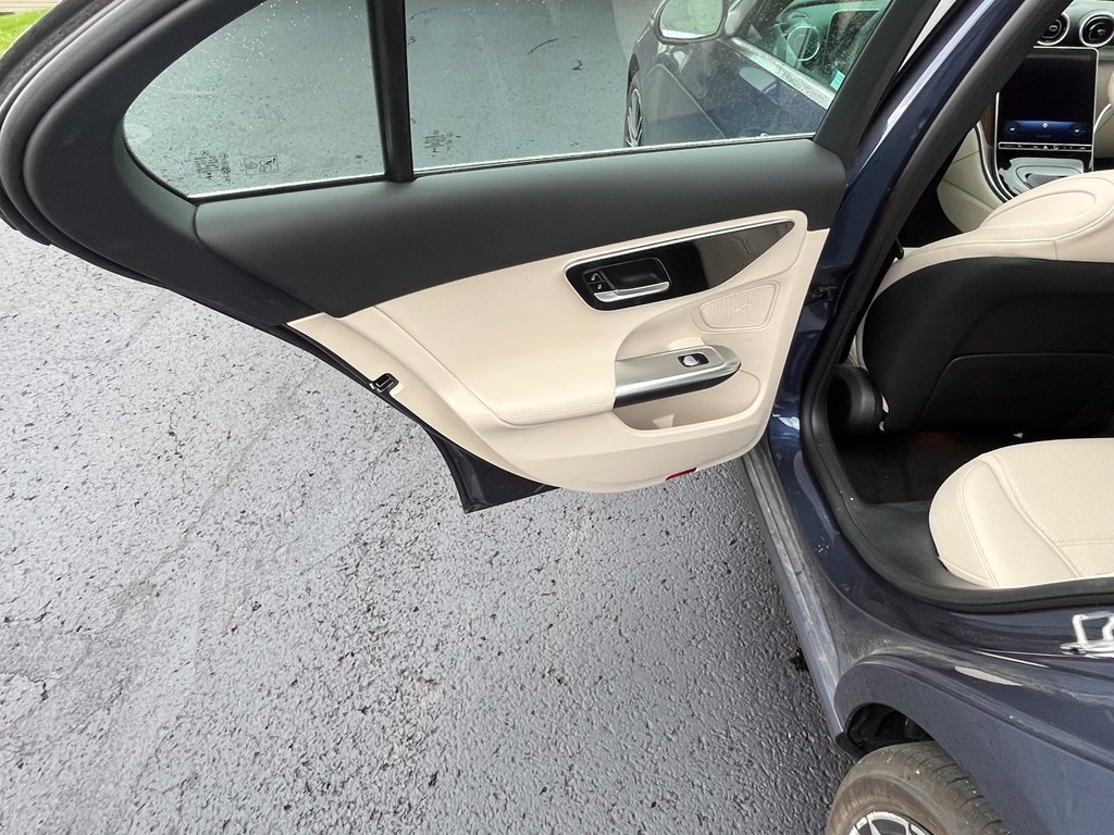 Used 2024 Mercedes-Benz C 300 4MATIC Sedan image 33