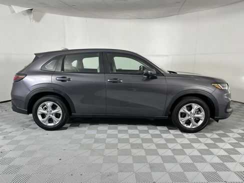 Used 2023 Honda HR-V LX image 9