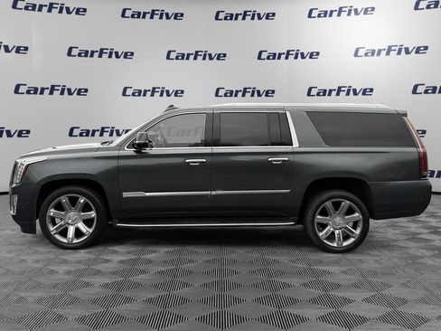 Used 2019 Cadillac Escalade ESV Luxury AWD/4WD image 2