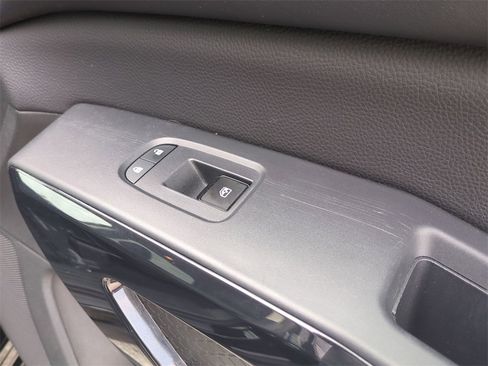 Used 2024 Nissan Pathfinder SV image 32