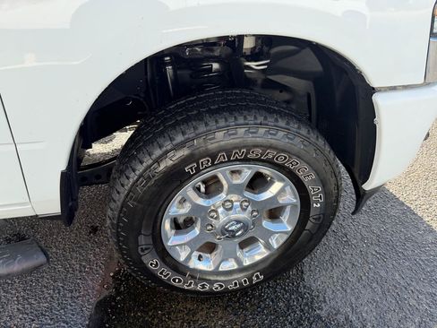 Used 2024 RAM 2500 Laramie AWD/4WD image 10