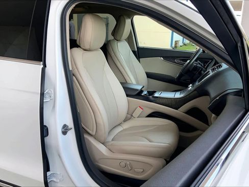 Used 2020 Lincoln Nautilus Reserve w/ Cargo Utility Package image 8