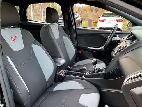 Used 2016 Ford Focus ST image 9