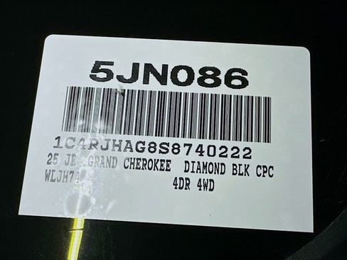 New 2025 Jeep Grand Cherokee Altitude image 24