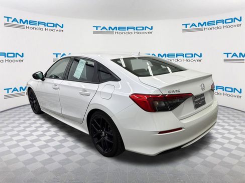 Used 2023 Honda Civic Sport image 3