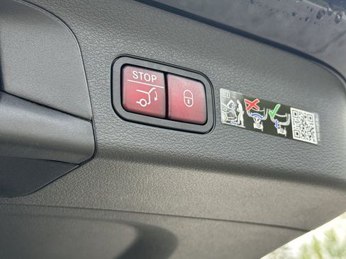 New 2026 Mercedes-Benz GLS 450 4MATIC image 23