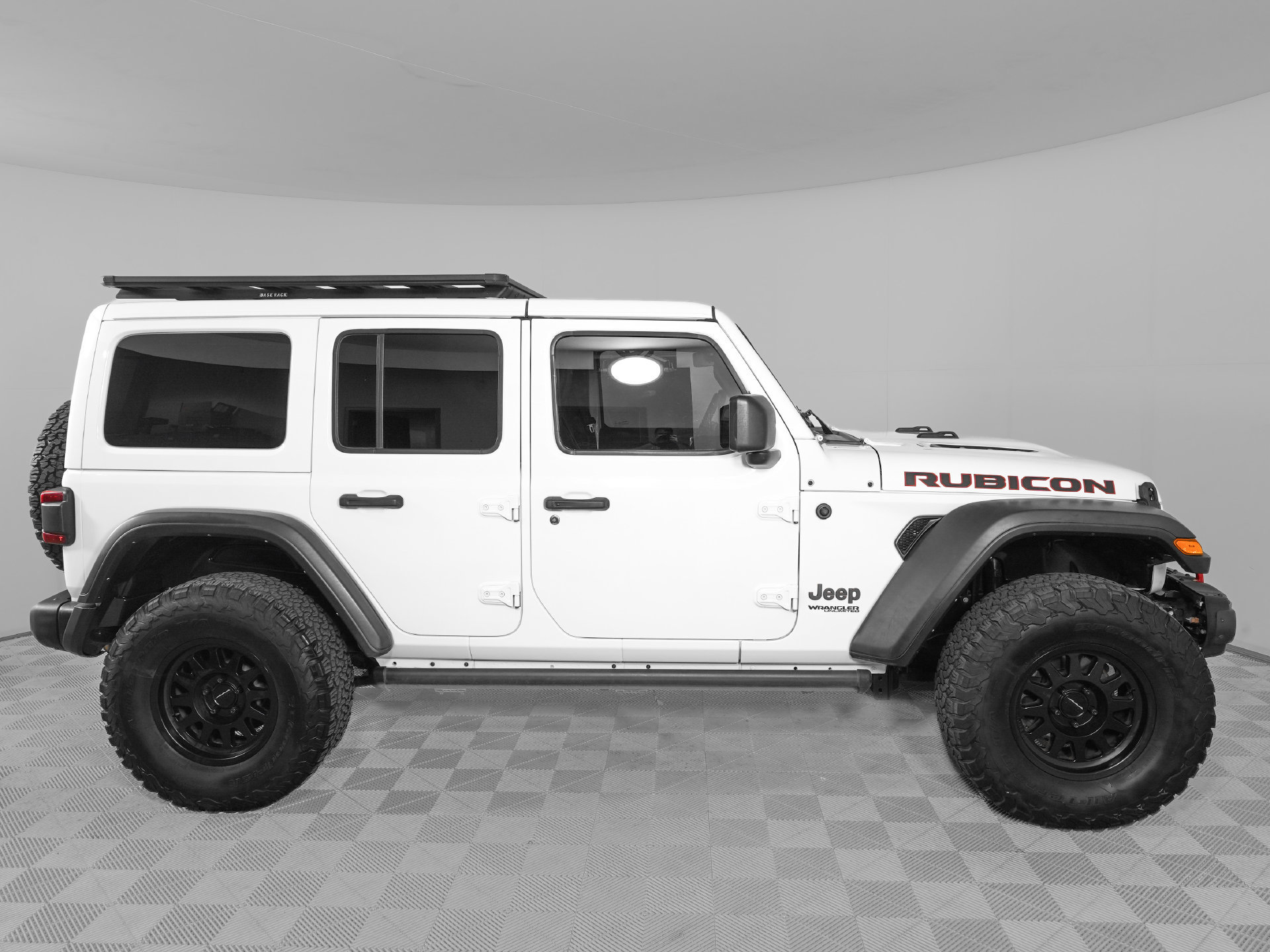 Used 2022 Jeep Wrangler Unlimited Rubicon w/ Steel Bumper Group AWD/4WD image 4