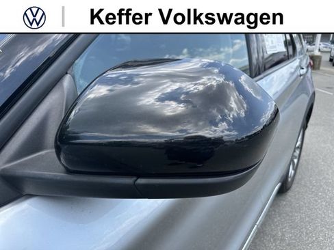 Used 2023 Ford Explorer Limited AWD/4WD image 10