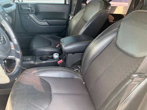 Used 2017 Jeep Wrangler Sport AWD/4WD image 7