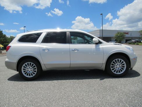 Used 2012 Buick Enclave Leather FWD image 2