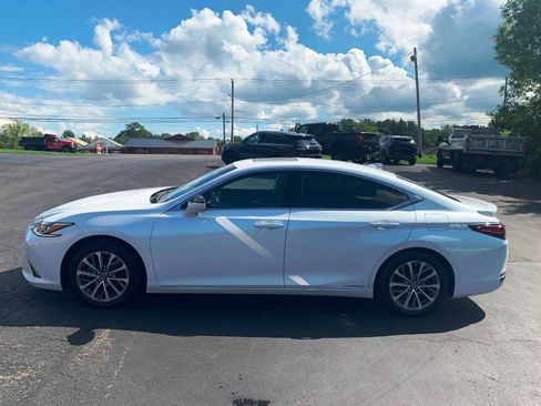 Used 2022 Lexus ES 300h FWD image 18