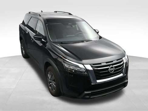 Used 2025 Nissan Pathfinder SV FWD image 24