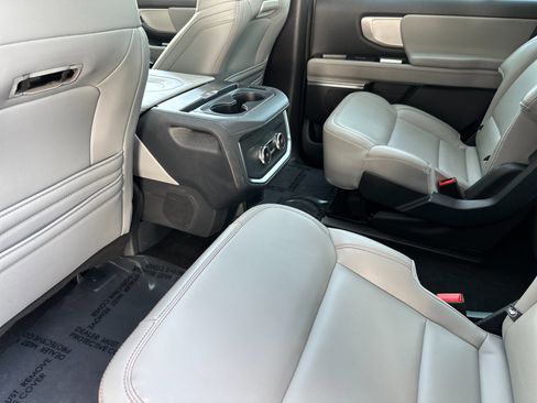 Certified 2025 Ford Expedition Active image 12