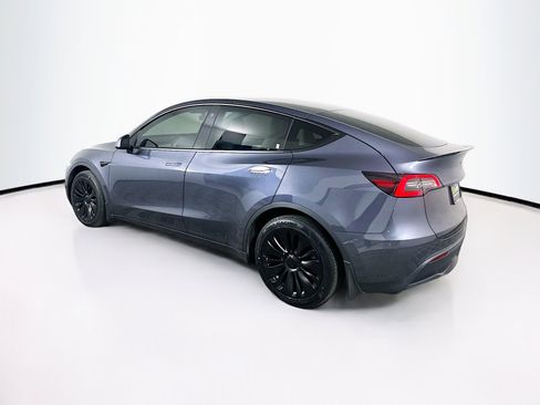 Used 2021 Tesla Model Y Long Range image 5