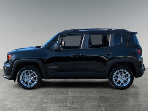 Used 2022 Jeep Renegade Latitude image 2
