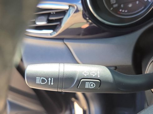 Used 2020 Buick Encore GX Preferred w/ Cold Weather Comfort Package FWD image 27