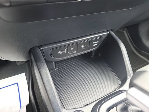 Used 2025 Kia K4 FWD image 25