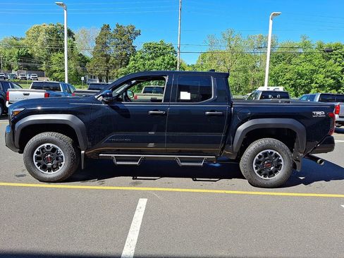 Used 2026 Toyota Tacoma TRD Off-Road AWD/4WD image 7