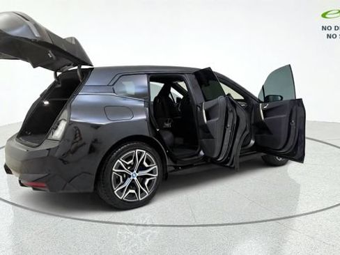 Used 2024 BMW iX xDrive50 w/ Sport Package AWD/4WD image 19