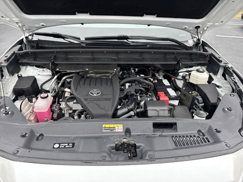 Used 2023 Toyota Highlander LE image 38