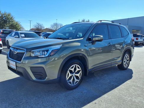 Used 2020 Subaru Forester Premium image 21