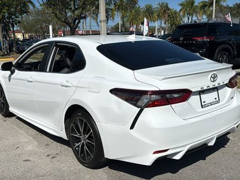 Used 2024 Toyota Camry SE image 5