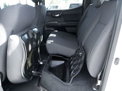 Used 2018 Toyota Tacoma TRD Off-Road w/ Technology Package image 34