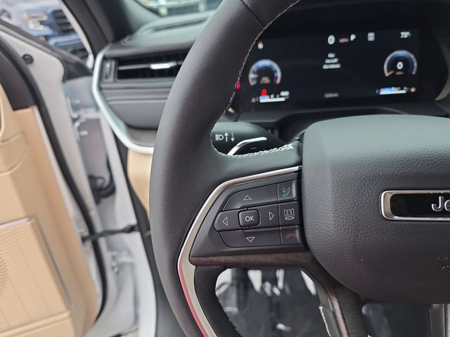 Used 2026 Jeep Grand Cherokee Limited w/ Luxury Tech Group II AWD/4WD image 18