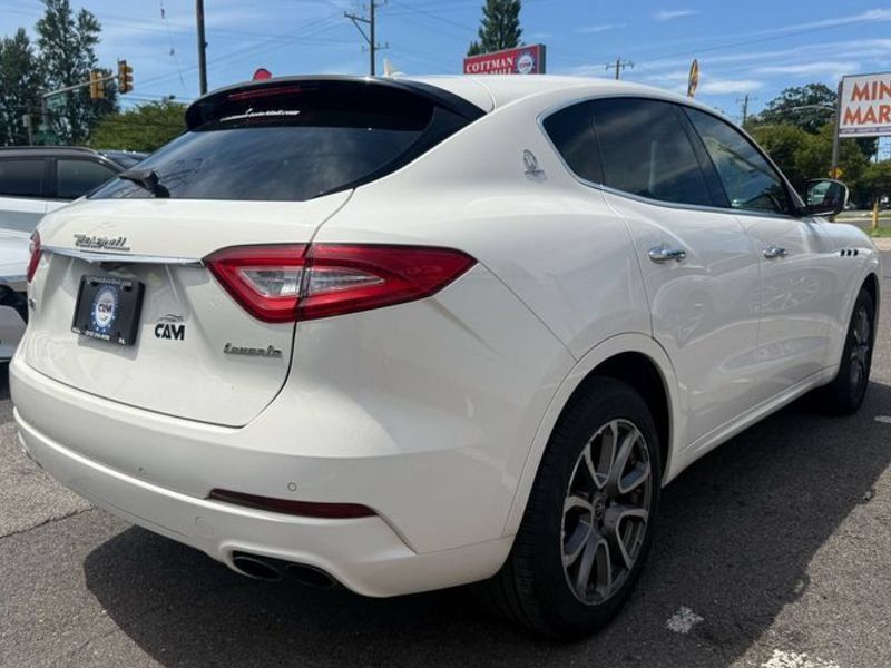 Used 2020 Maserati Levante S AWD/4WD image 5