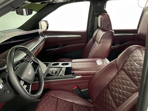 Used 2025 Cadillac Escalade Sport w/ Touring Package AWD/4WD image 25