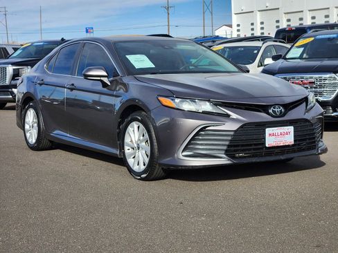 Used 2022 Toyota Camry LE image 6