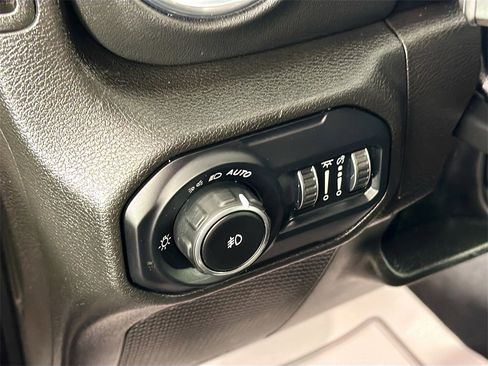 Used 2022 Jeep Wrangler Unlimited Sahara w/ Cold Weather Group image 10