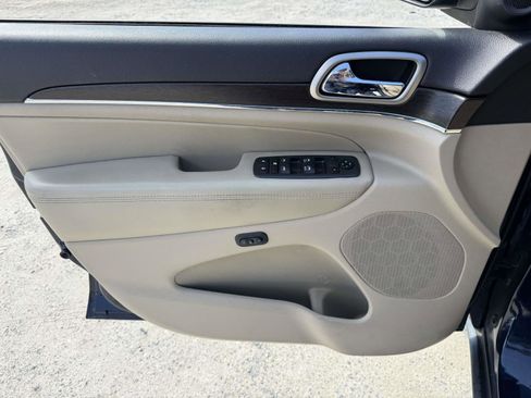 Used 2014 Jeep Grand Cherokee Limited image 14