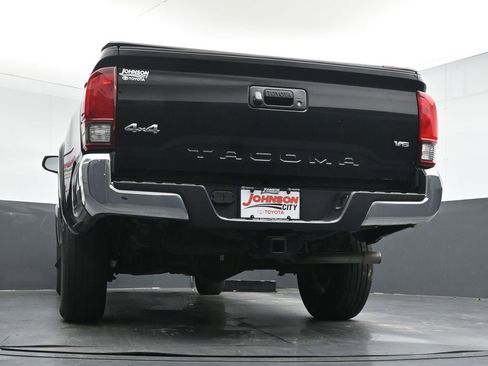 Used 2023 Toyota Tacoma SR5 AWD/4WD image 36