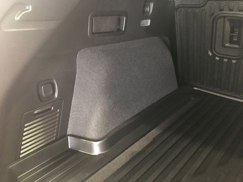 Certified 2025 Cadillac XT5 Luxury w/ LPO, Floor Liner Package image 12