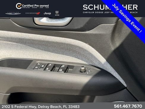 Used 2024 Jeep Compass Latitude AWD/4WD image 28