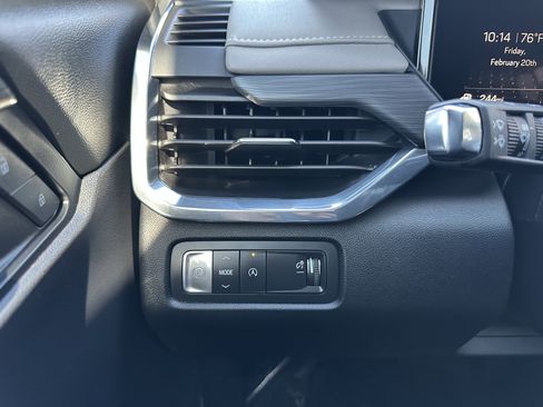 Used 2024 GMC Acadia Elevation image 33