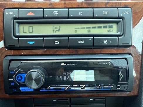 Used 1998 Mercedes-Benz C 280 Sedan image 25
