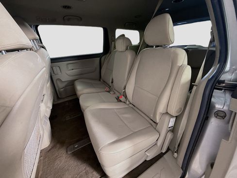 Used 2021 Kia Sedona LX image 24